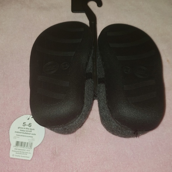 Boys toddler slippers - Picture 2 of 3